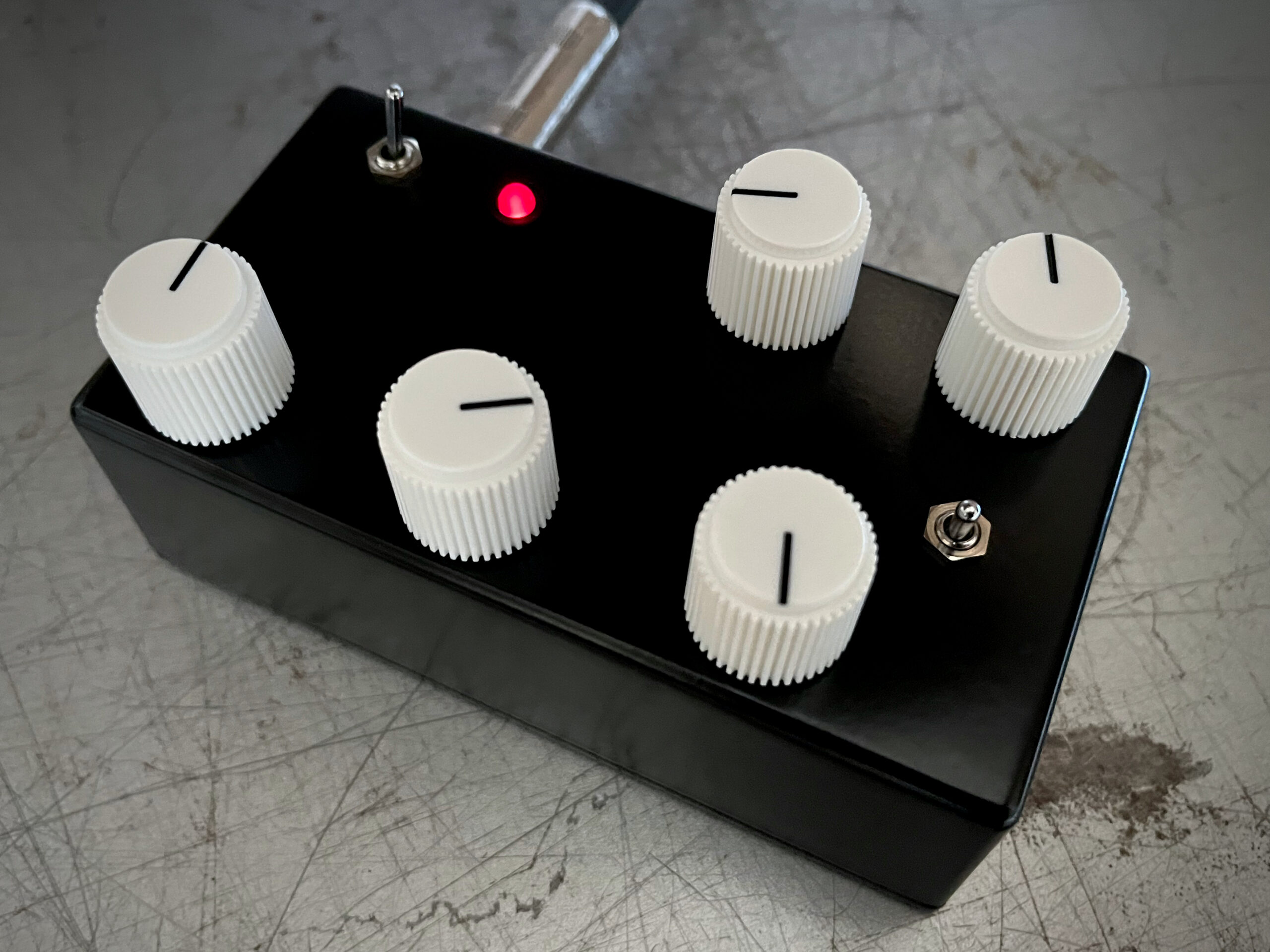 Minimal Drone | Handmade Electronic Instruments
