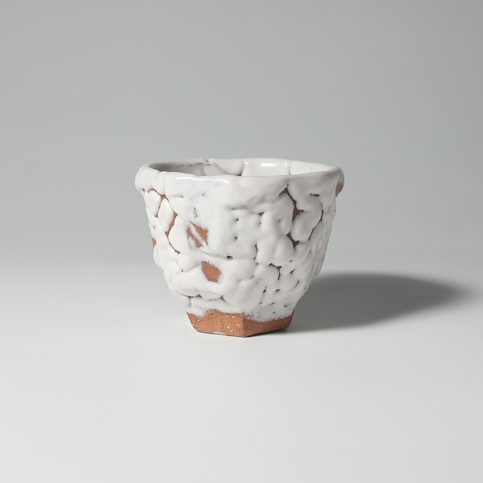 FD40⑦ 萩焼 岡田裕作 萩干支香合 「丑」 共箱 FD40⑦ 萩焼 岡田裕作