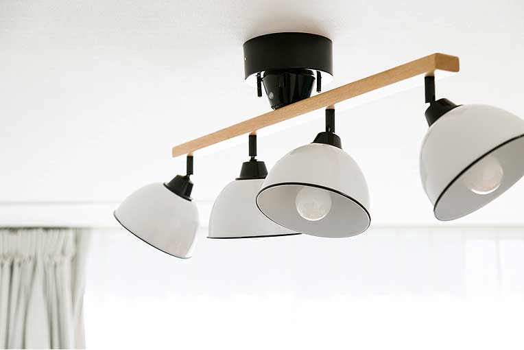 シーリングライト GENDER WOOD ROD ジェンダーウッドロッド 4｜ライト