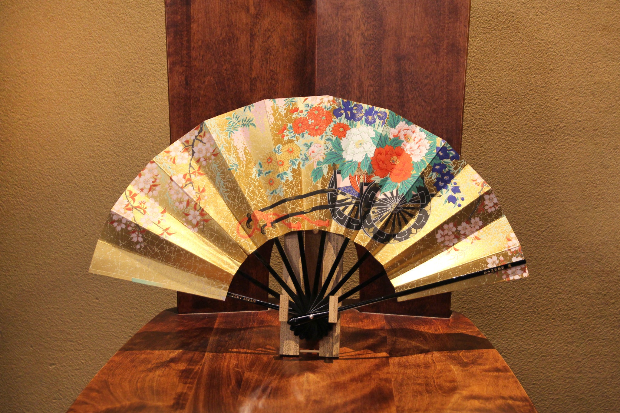 飾扇子 山桜/花車 九寸五分 – 白竹堂オンラインショップ