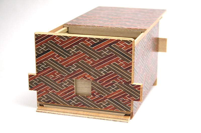 Japanese puzzle box 6sun 28steps Katsurajindai – Hakone Karakuri