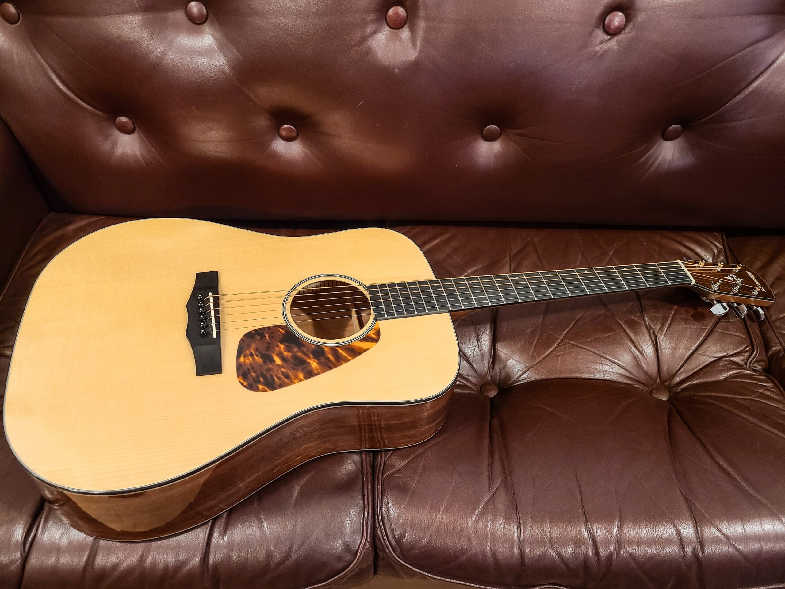 Morris 『M-025』アコースティックギター (スプルース単板/マホガニー