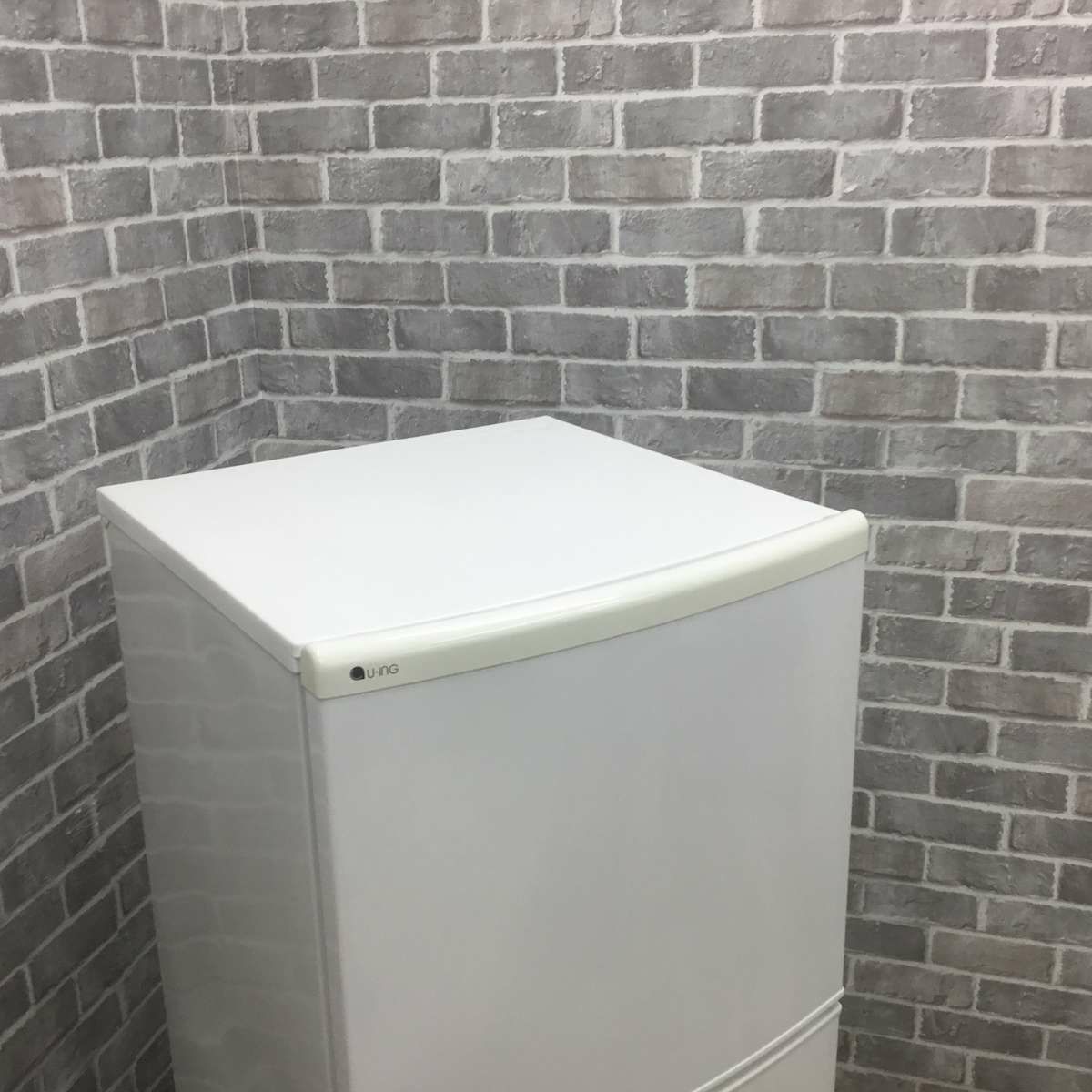 ユーイング 冷蔵庫 2ドア 140L 右開き ホワイト UR-F140J(W) 2017年製