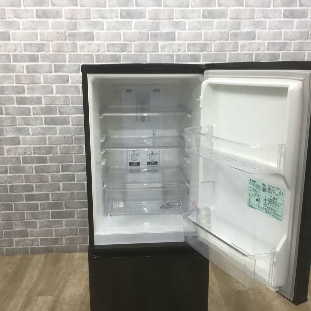 三菱電機 冷蔵庫 2ドア 146L 右開き ブラック MR-P15Z-B1 2016年製