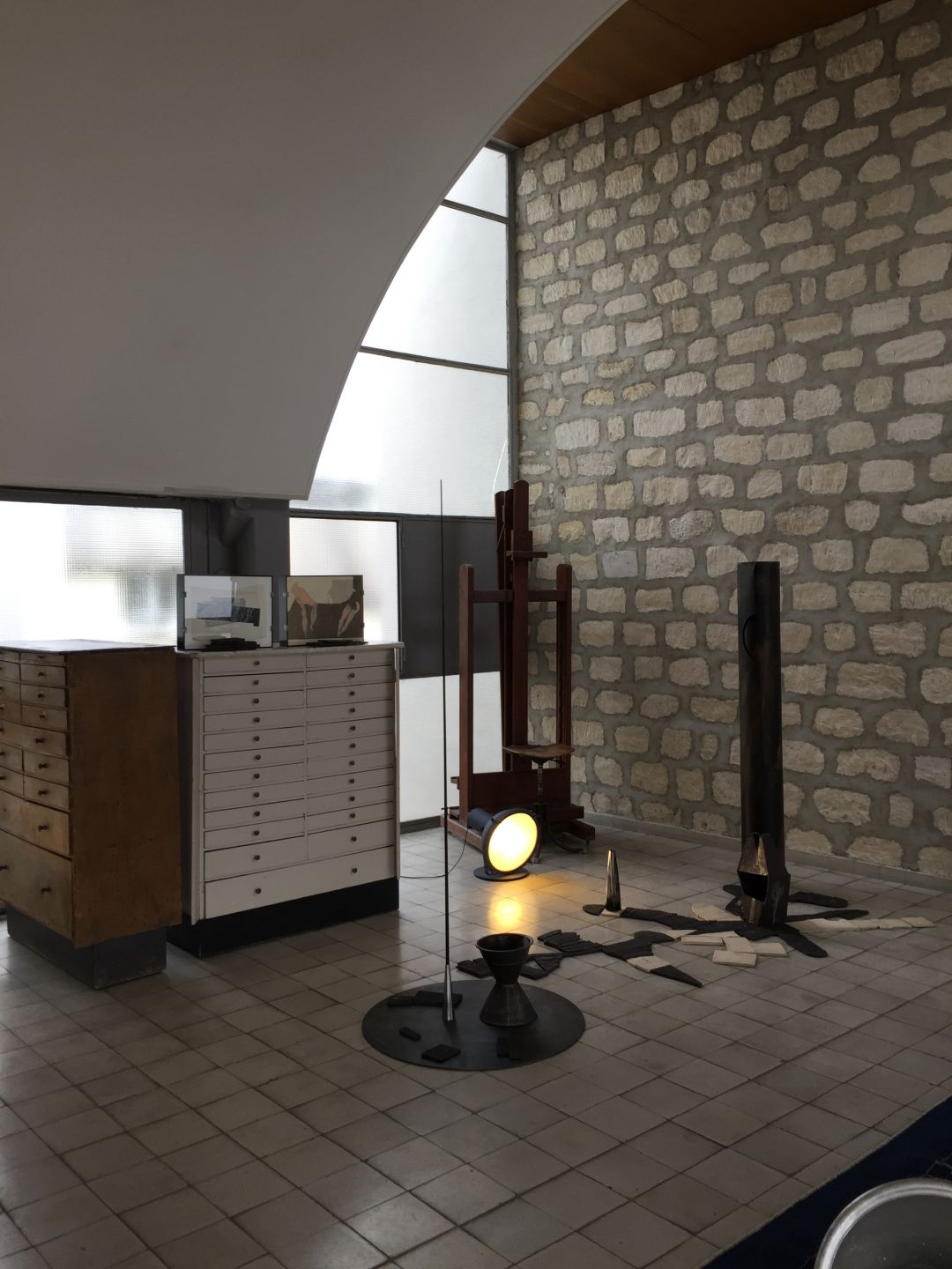 ル・コルビュジエの住まいであり、創作の場であったパリ16区にある