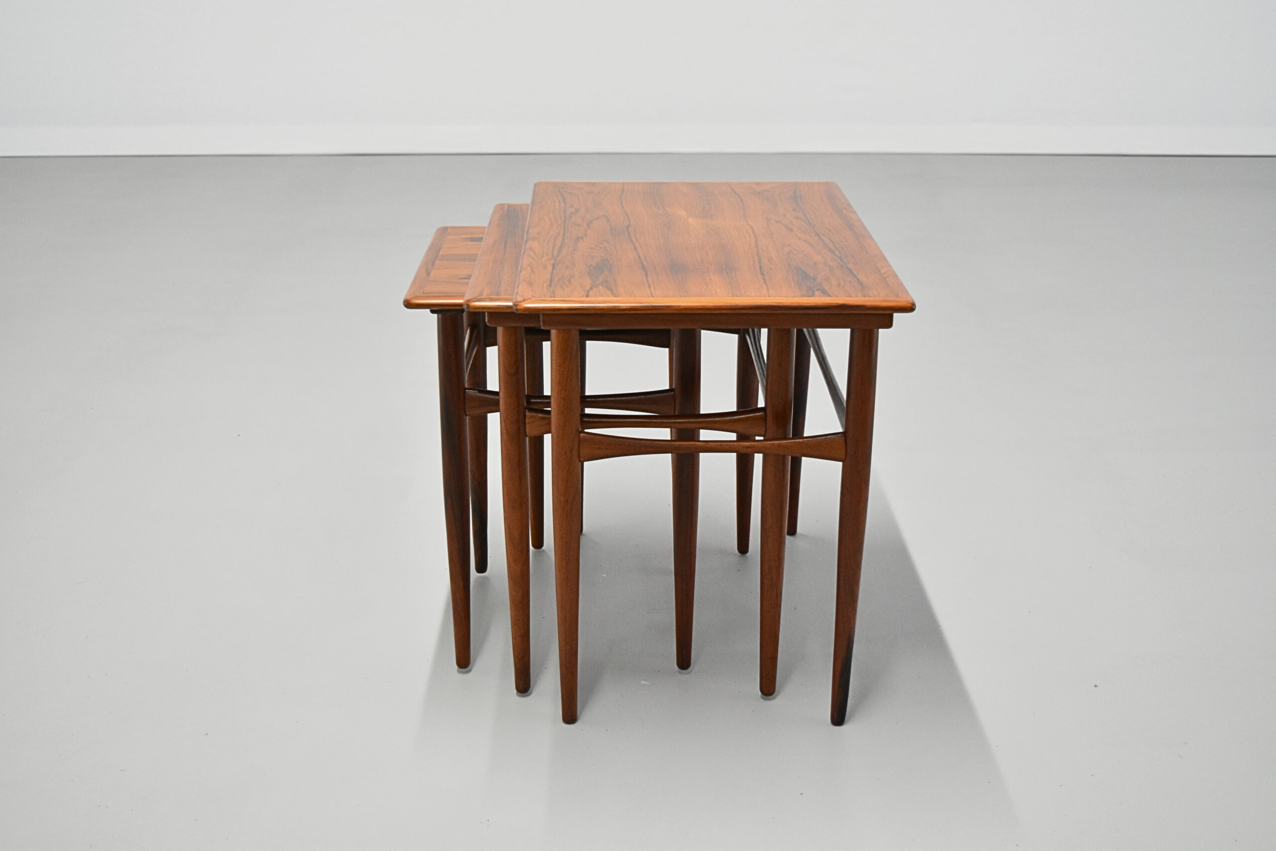 ネストテーブル/ローズウッド - 橋本家具工芸株式会社