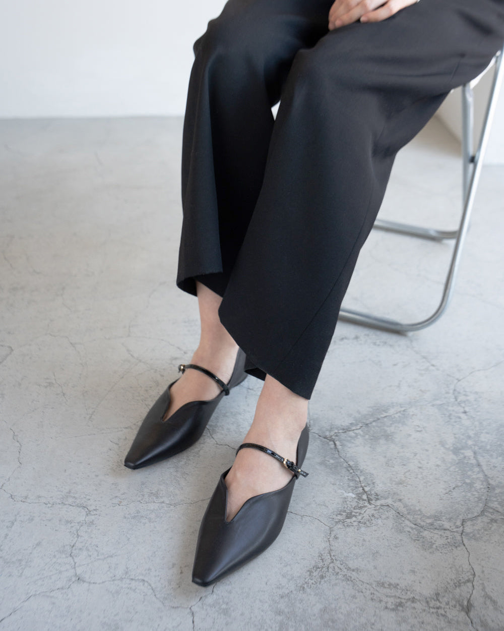 Kate black メリージェーン ポインテッド パンプス ブラック - HENRI