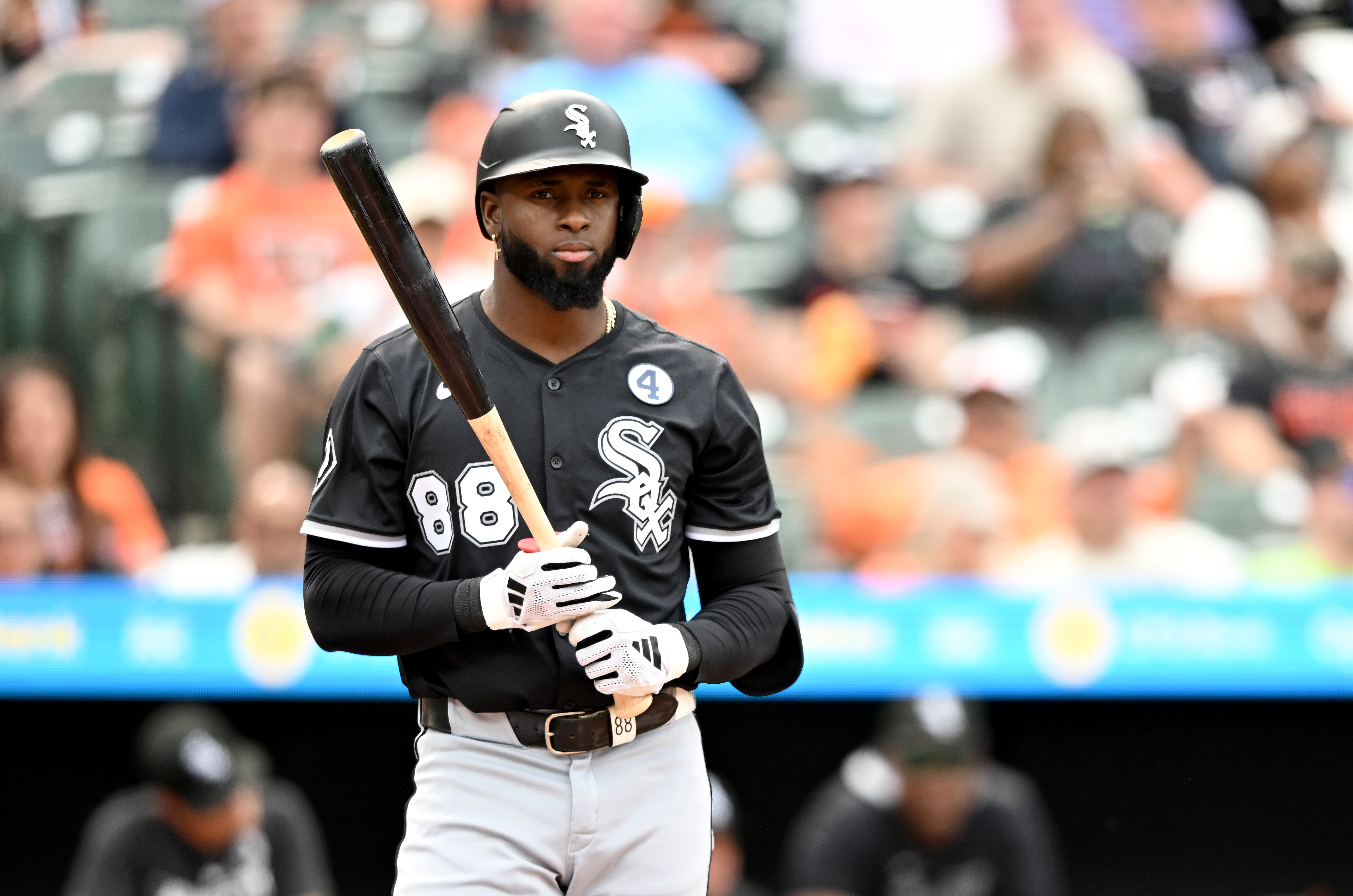 Luis Robert Jr. Leads MLB In Shocking Stat Despite White Sox Struggles