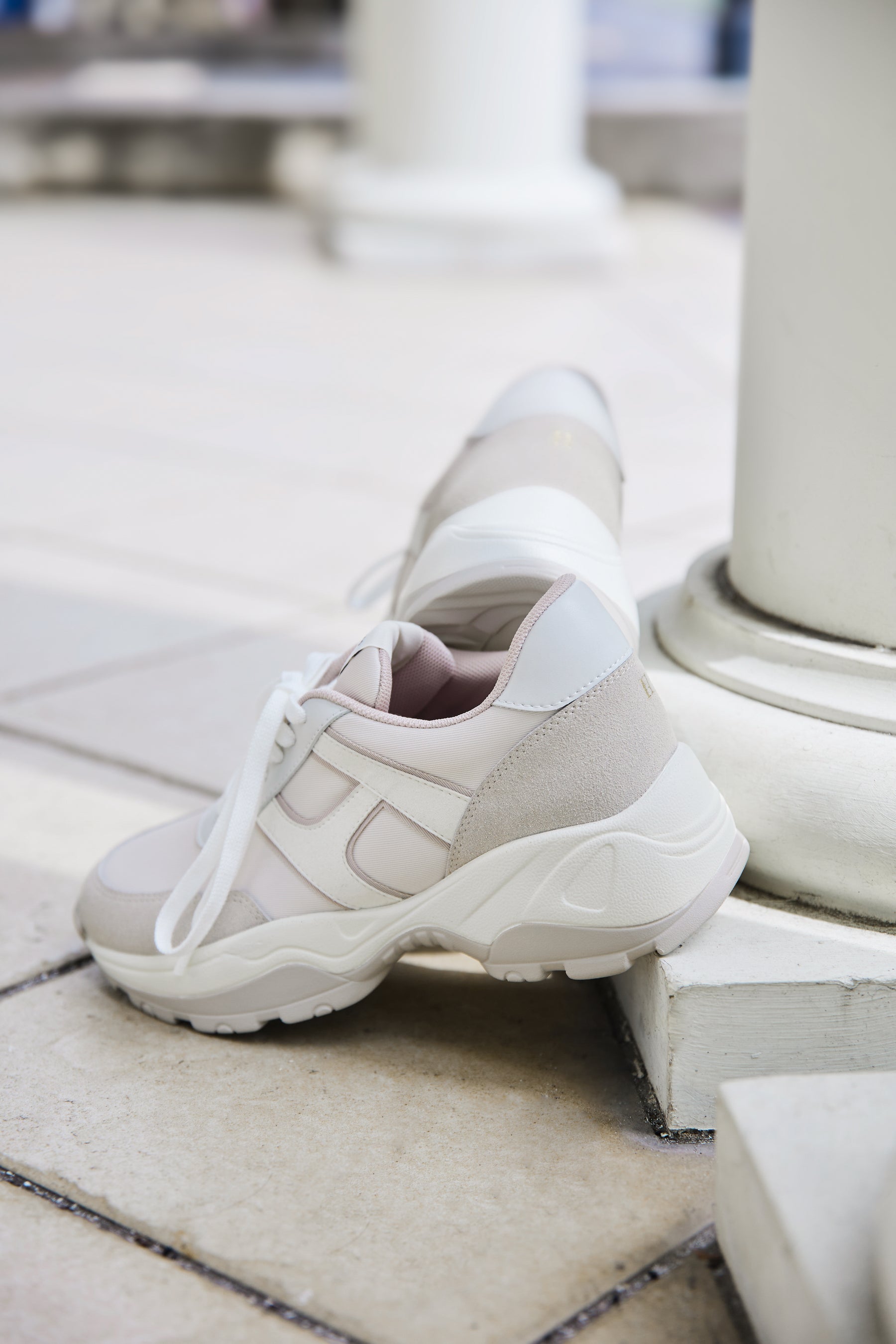 white / beige / black×white / bordeaux】Le City HLT Sneakers