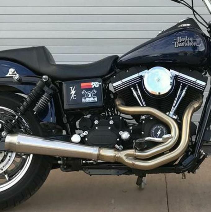 Thrashin マフラー ダイナ|ハーレーパーツメーカー