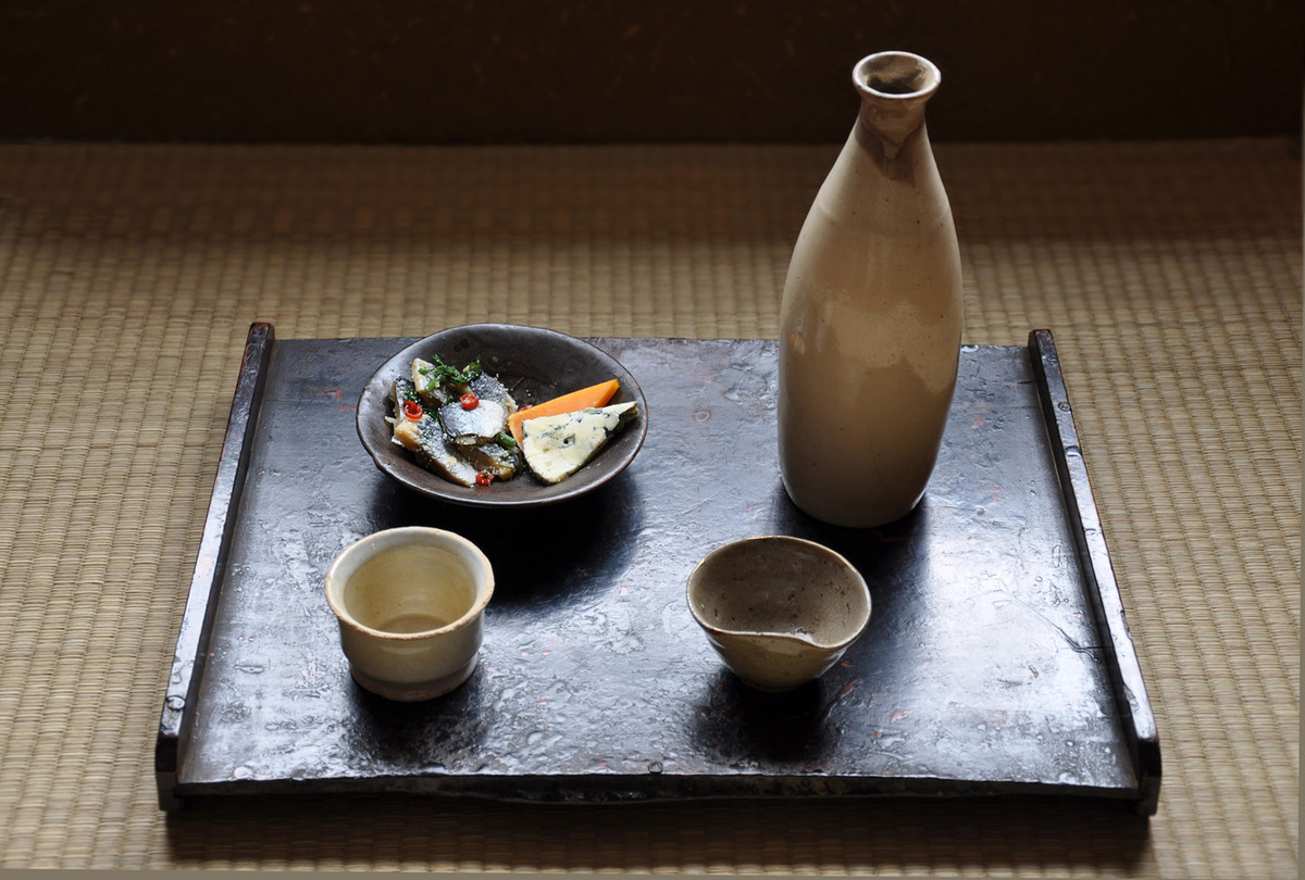 秋の酒器／唐津やデルフト、白丹波など: 一二三美術店