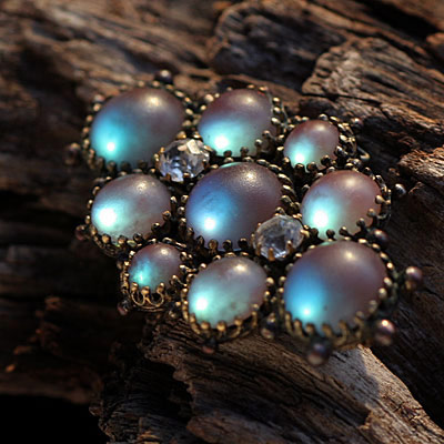 サフィレット・ヴィクトリアンダイヤシェープ・ブローチ