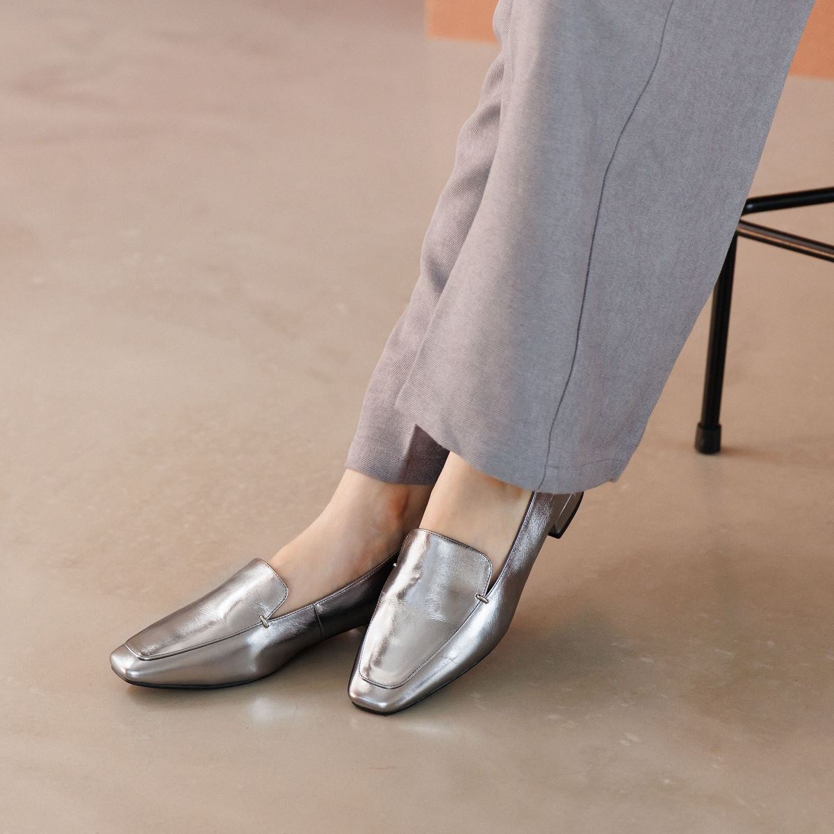 WEB限定デザイン/再入荷】メタルアクセントローファー/640009