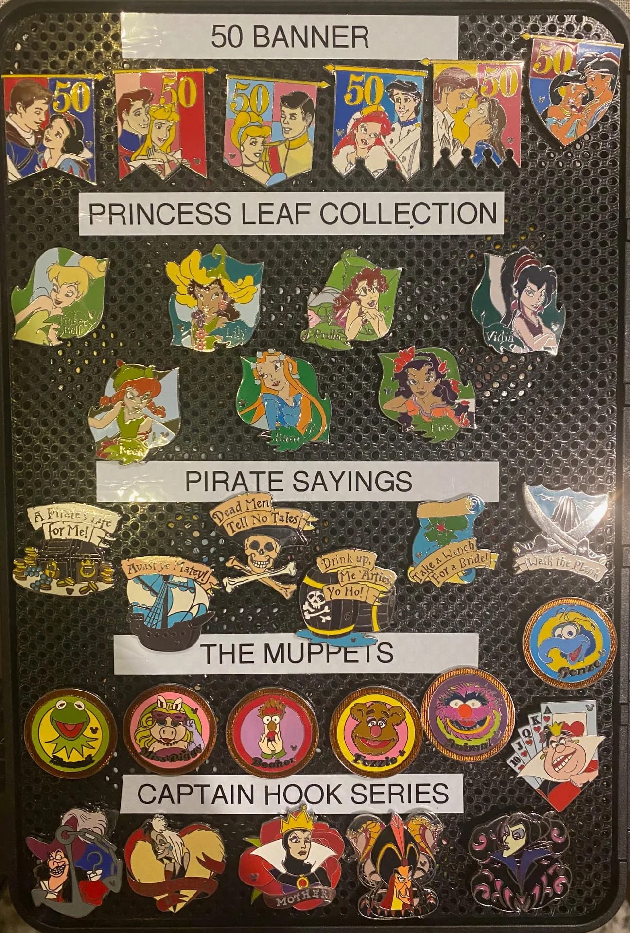 Disney 2006ニューイヤー柄 ピンバッジ 6個セット 公式】ピンバッジ