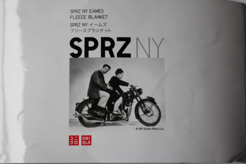 ひざ掛けポンチョ「ユニクロイームズフリースブランケット」が暖かくて