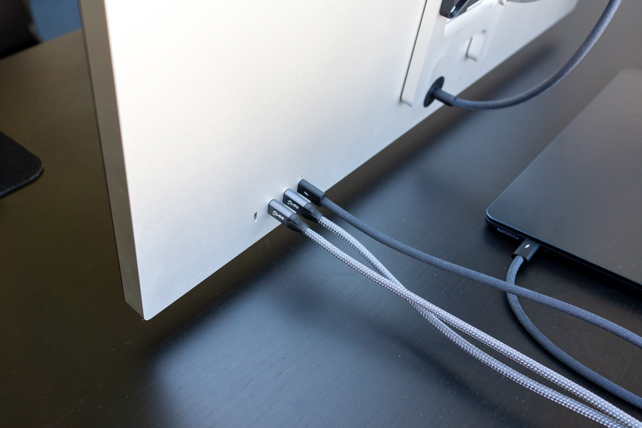 シンプルさを極めたデザイン – Studio Display × Flo Monitor Arm