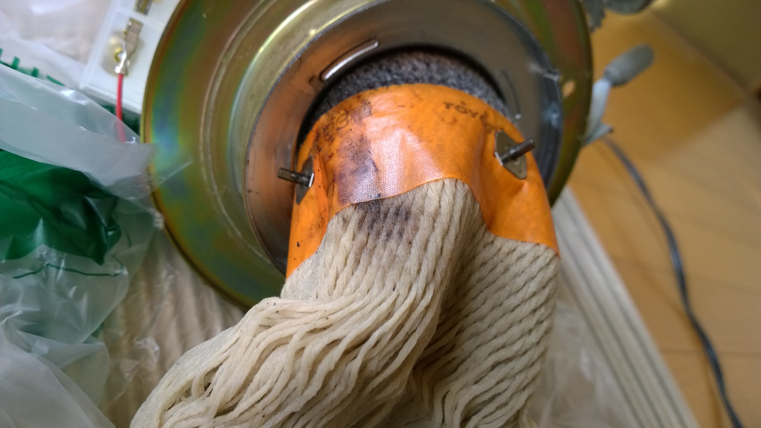 トヨトミストーブ・レインボーの芯を交換してみる | 八ヶ岳の南麓を