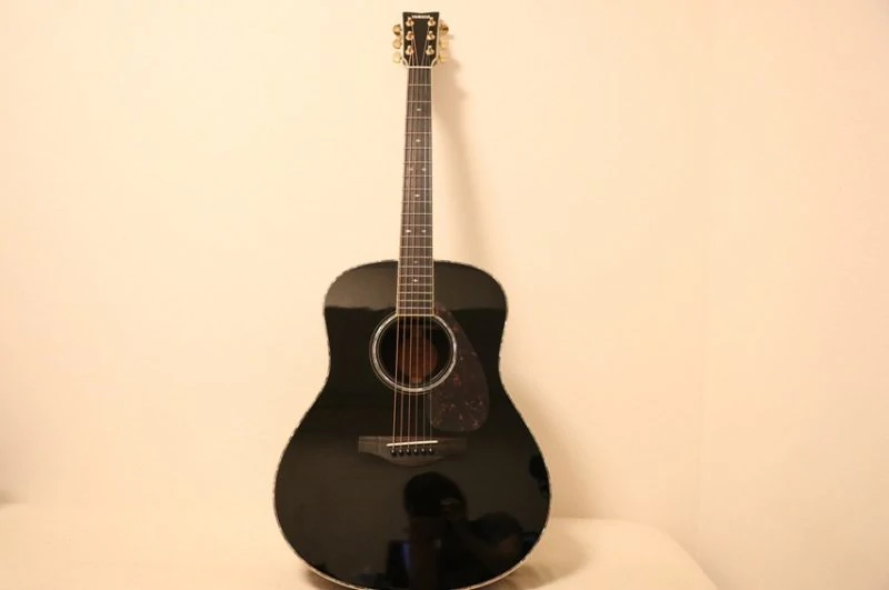 YAMAHA LL16D AREをレビュー。10万円前半で高級ギターのようなルックス