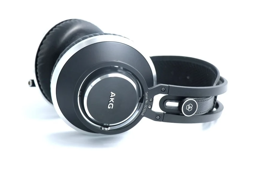 AKG K872-Y3をレビュー。最高峰の性能を誇る密閉型モニターヘッドホン