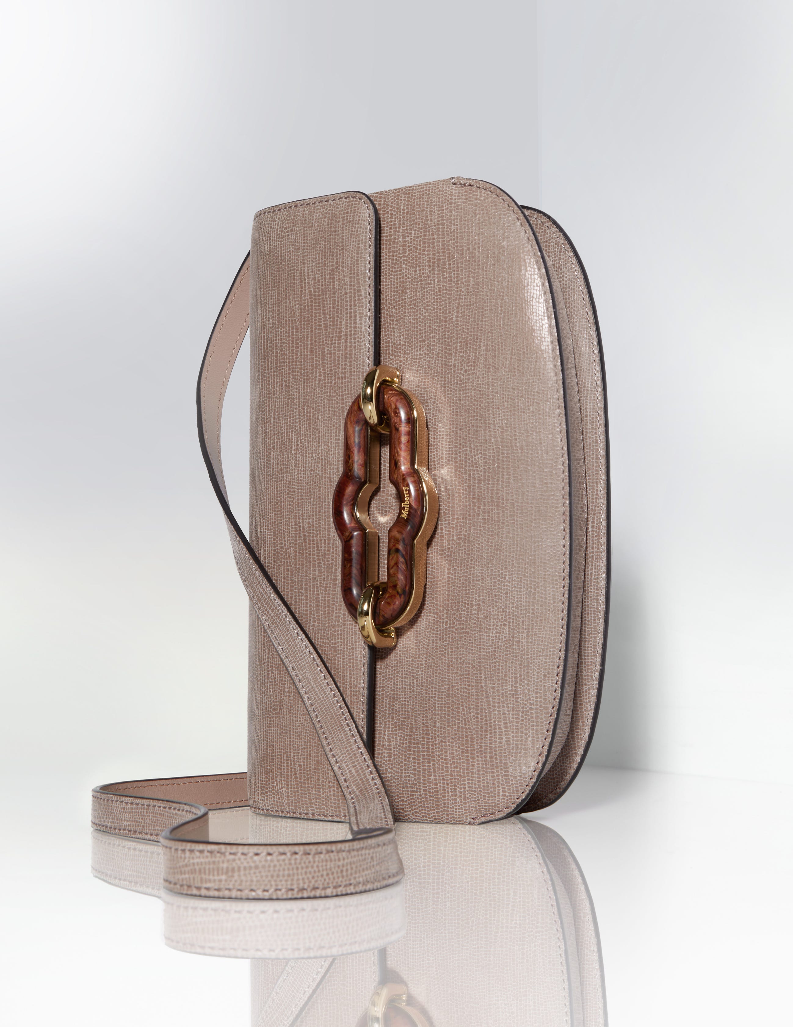 マルベリー」が伊勢丹新宿店でポップアップストアを開催