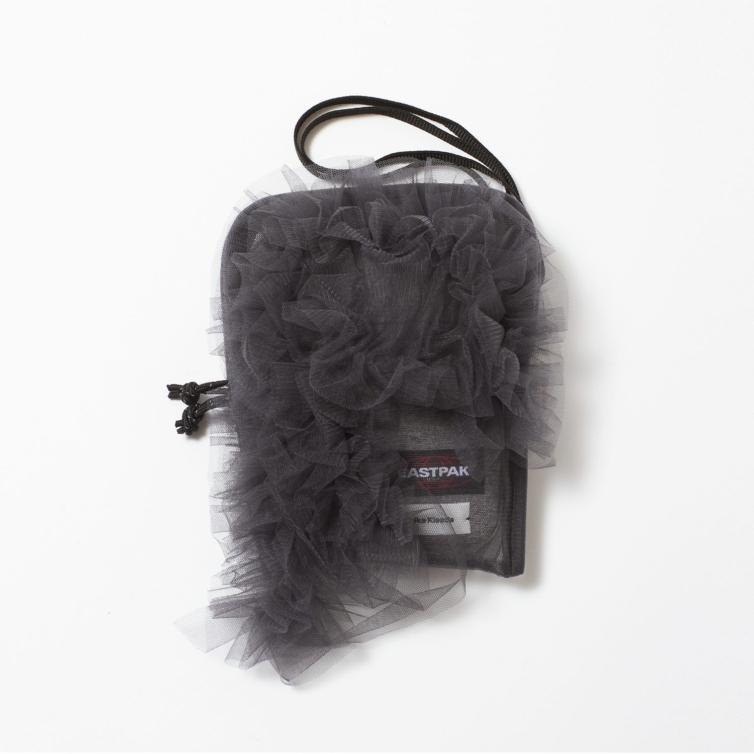 イーストパック」×「チカ キサダ」コラボバッグの予約販売がスタート