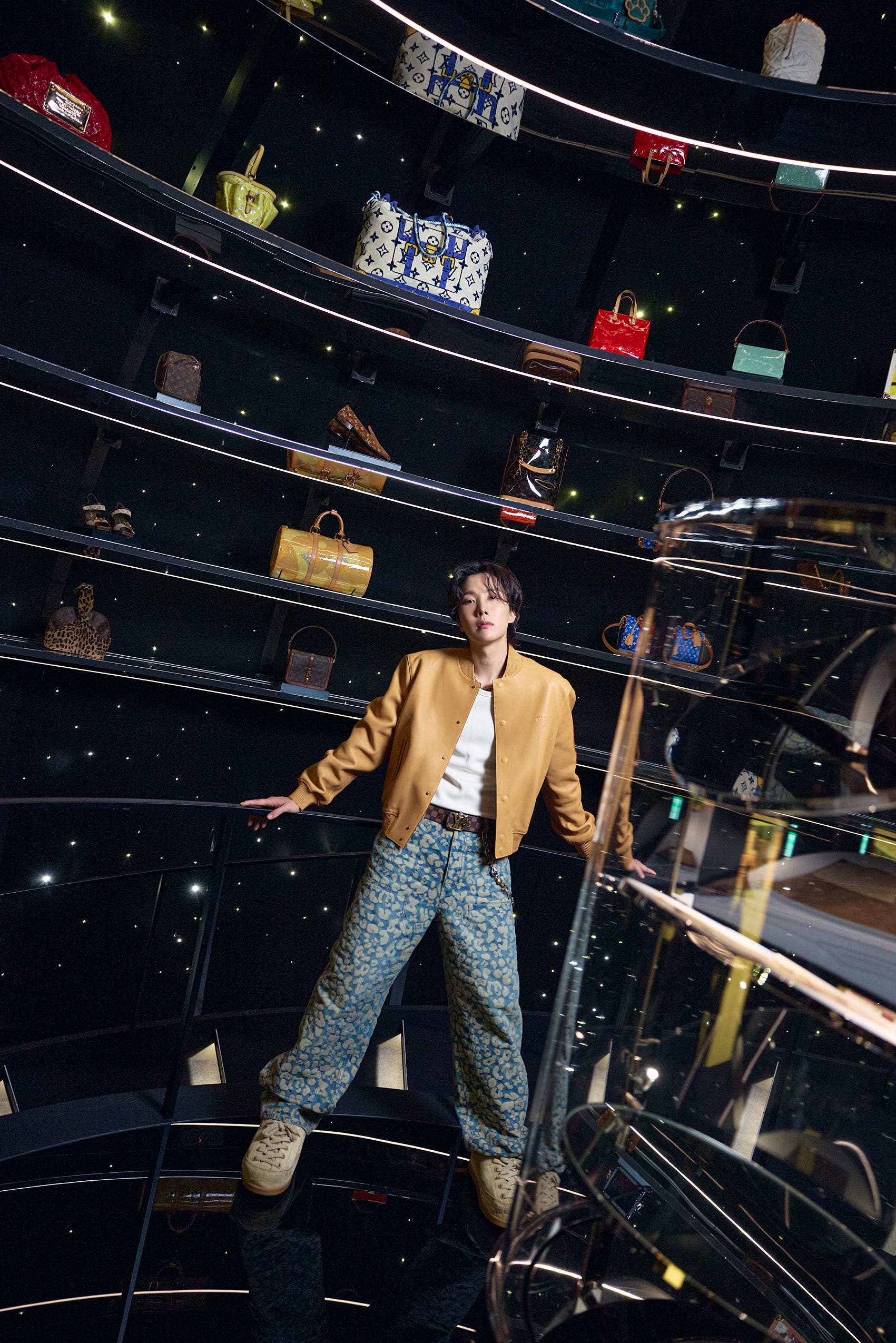 3-ret-250911-j-hope001571-