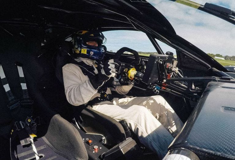 伝説のF1ドライバー「ブラバム」のDNAを受け継ぐ新スーパーカー発表