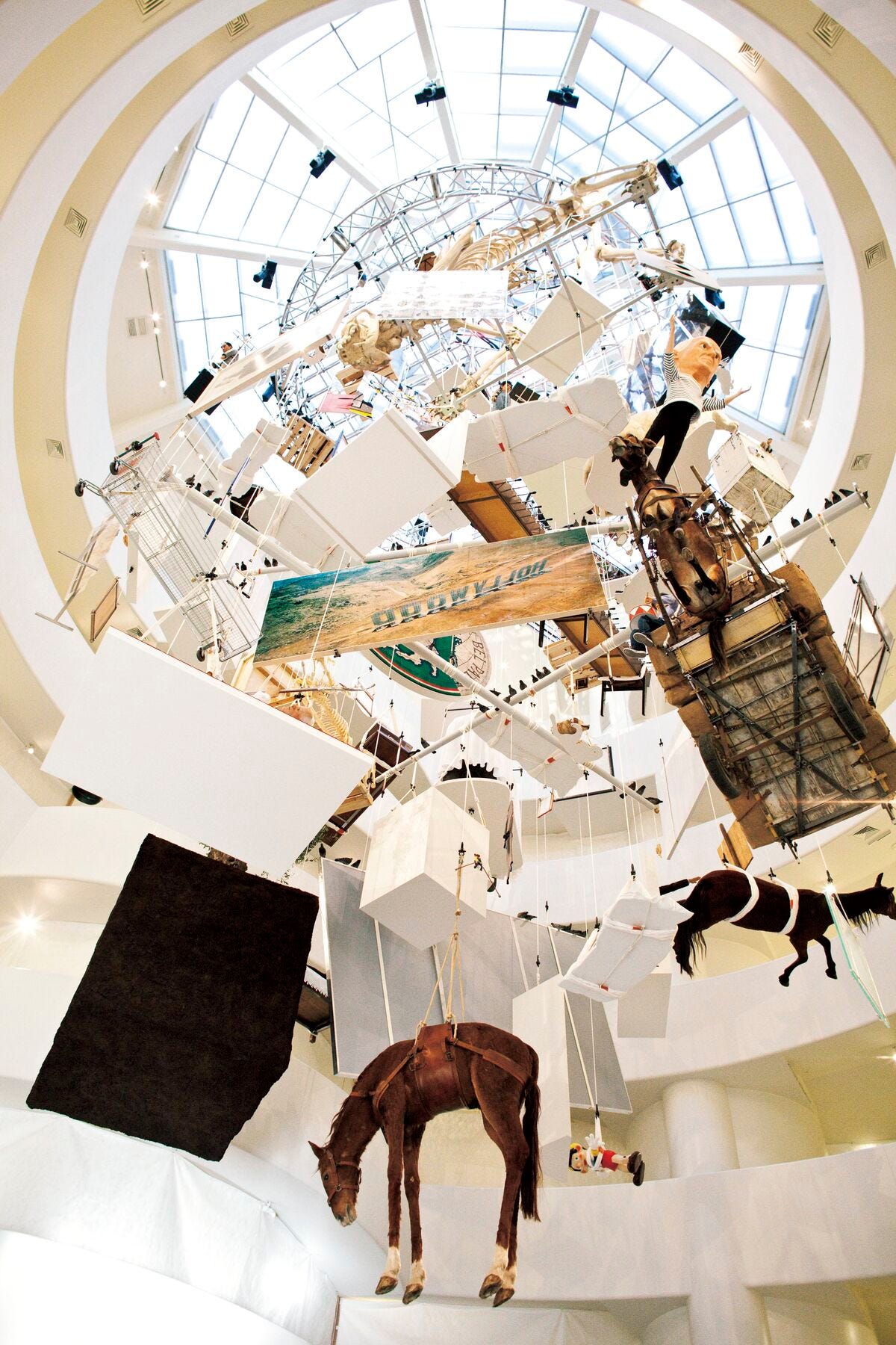 今日も世界を挑発する アート界の“いたずら者”、マウリツィオ