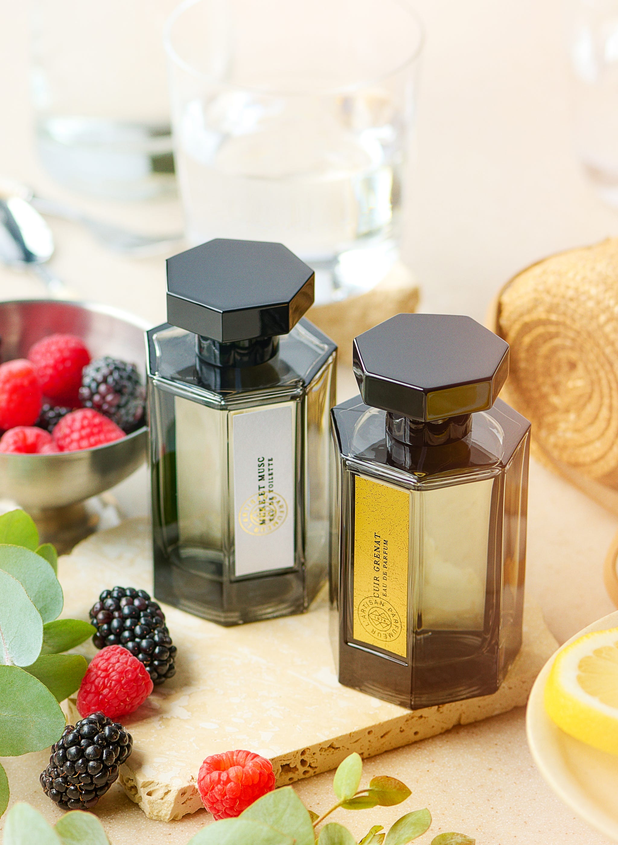 パリのアパルトマン、時の移ろいでたどるラルチザン パフューマーの