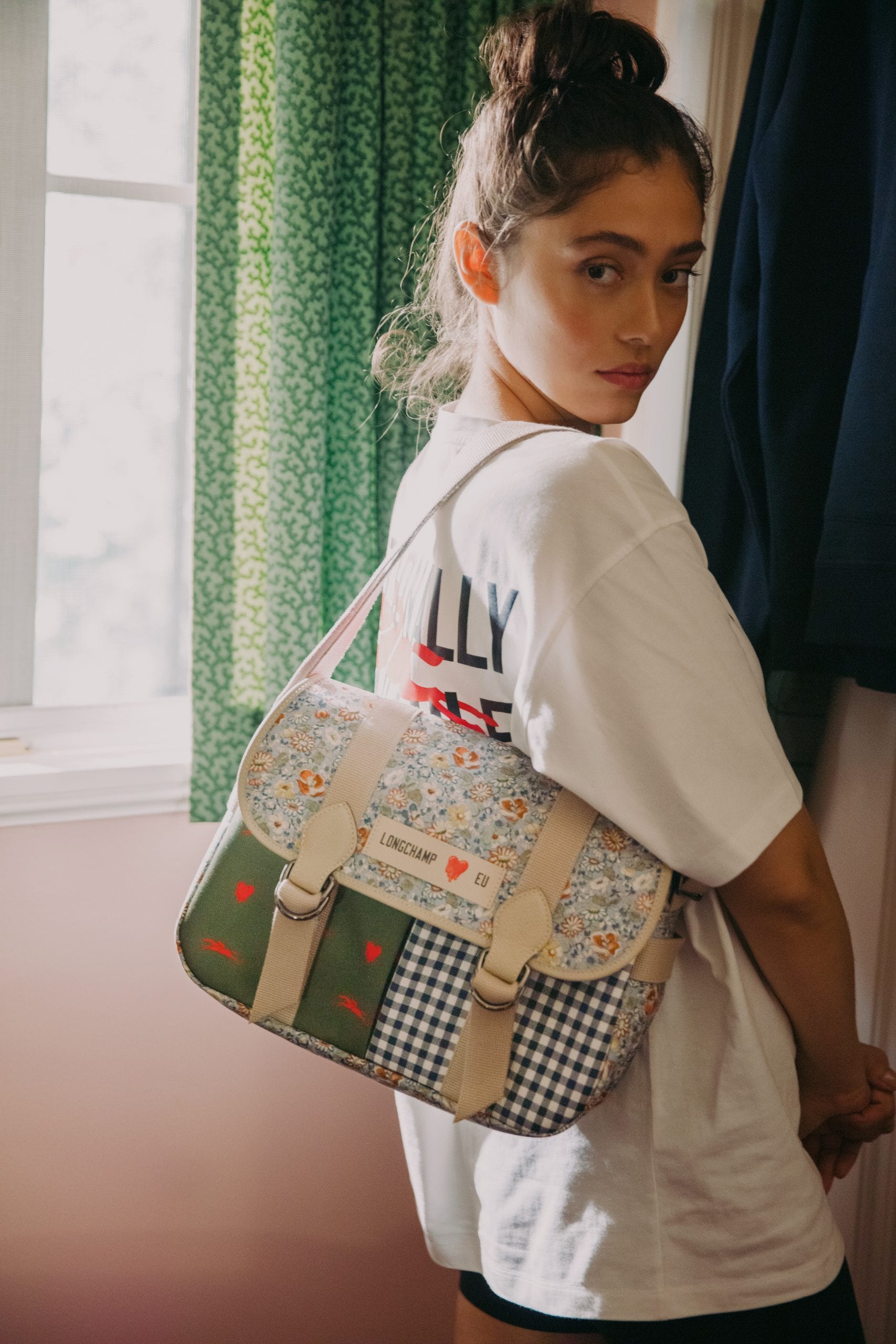 ロンシャン」×「エモーショナリー アンアベイラブル」コラボ第2弾が