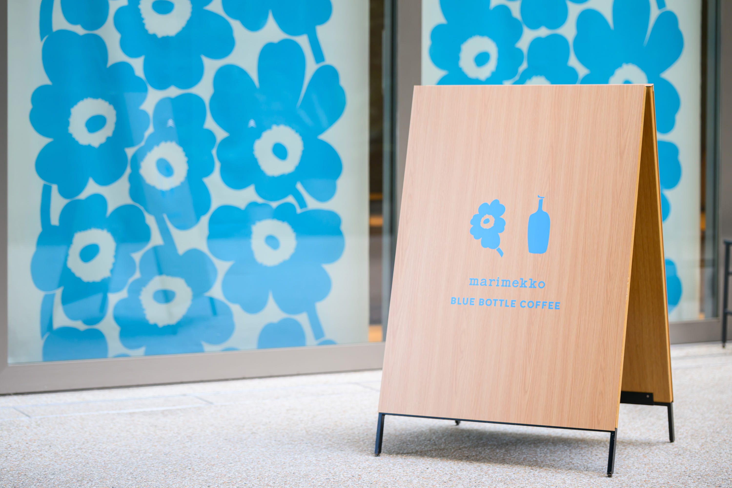 ブルーボトルコーヒーが「マリメッコ」とコラボ！ 数量限定アイテムを
