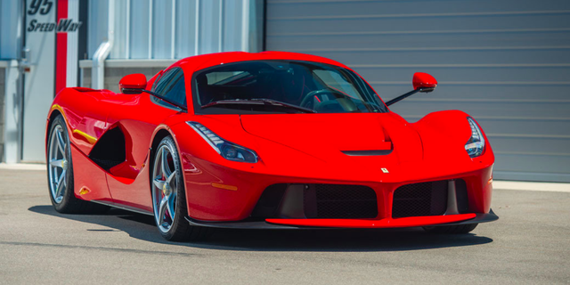 世界各国で手に入る「ラ・フェラーリ」―単色レッドのモデルから