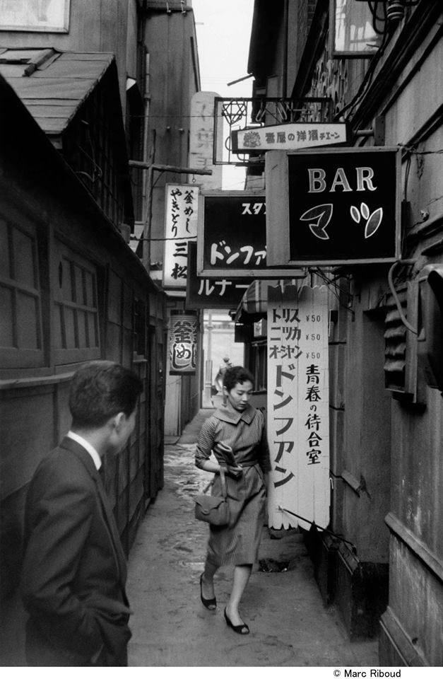 マルク・リブーが見た日本の女性／ライカ