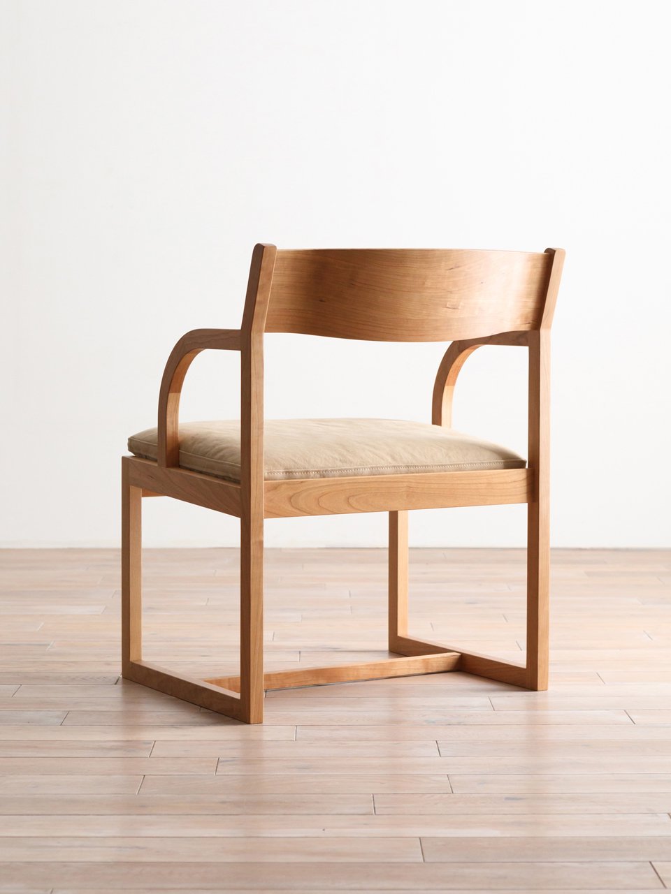 CORNICE LDチェア - 広松木工