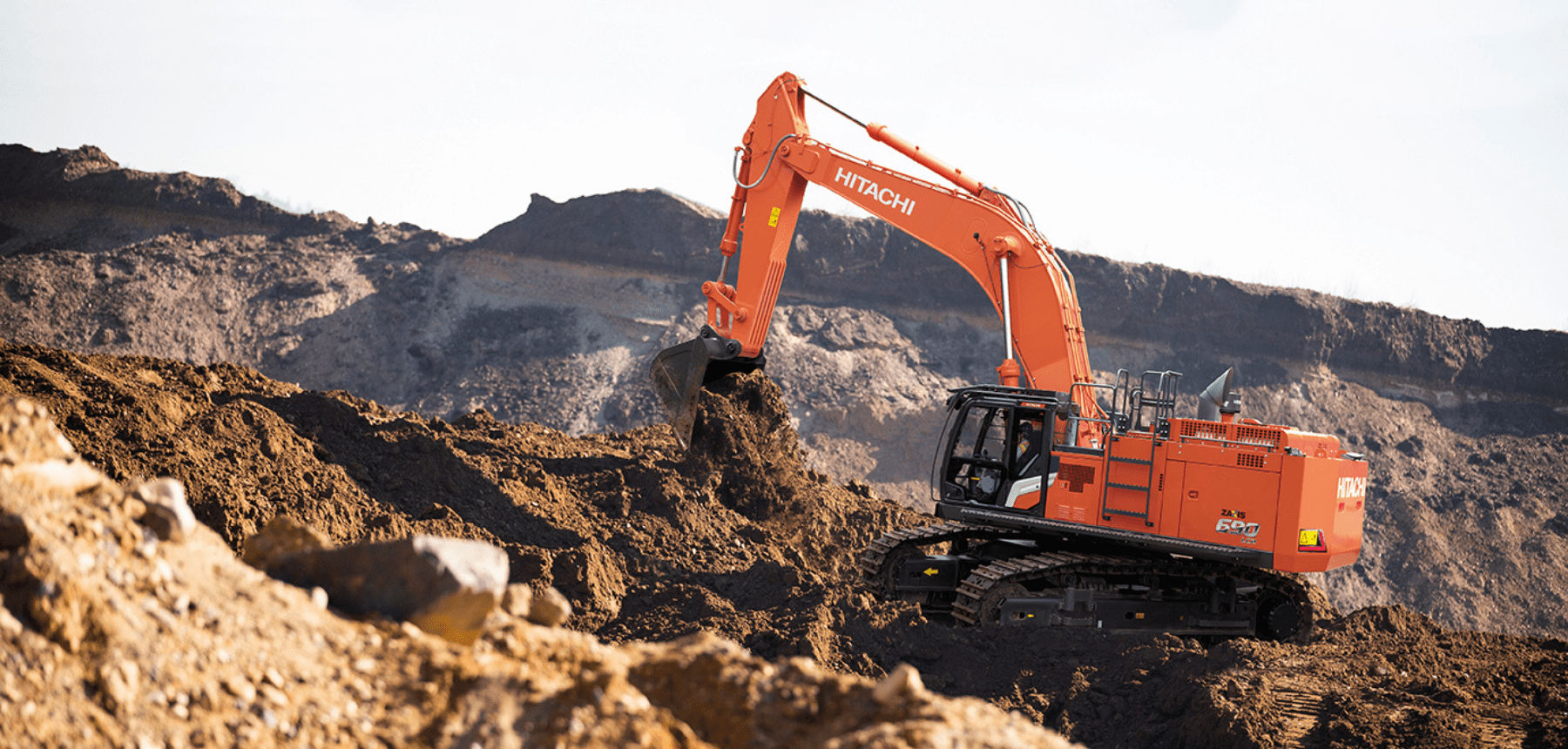 ZX690LCH/LCR-7 Large Excavators - Hitachi Construction Machinery UK