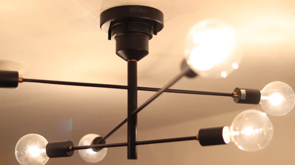 unicoの人気照明Astreを購入！明るさなどレビュー。