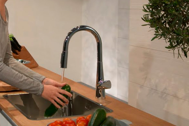 Talis S シングルレバーキッチン混合水栓 引出式 200(シャワー切替