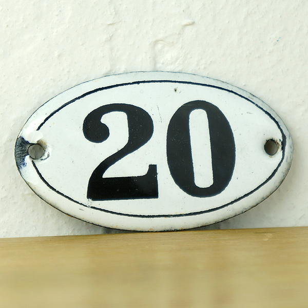 アンティーク ホーロー ナンバー プレート(20) | アンティークショップ