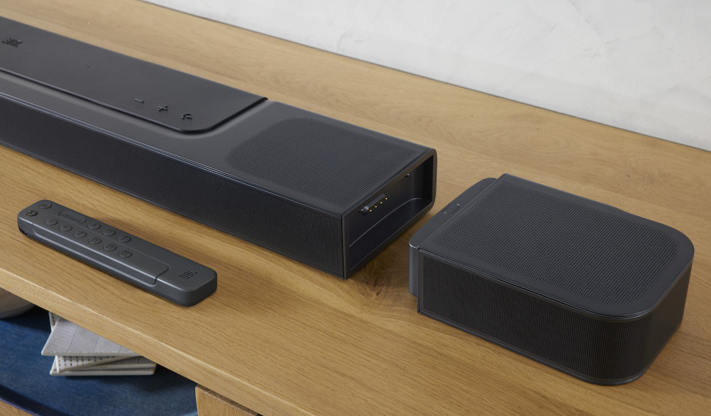究極のサウンドバーJBL「BAR 1000」リアスピーカーもサブウーファーも
