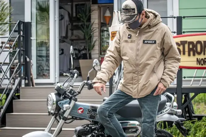 え？これがバイク用の防寒ジャケットって本当!? 寒い季節でもバイクは