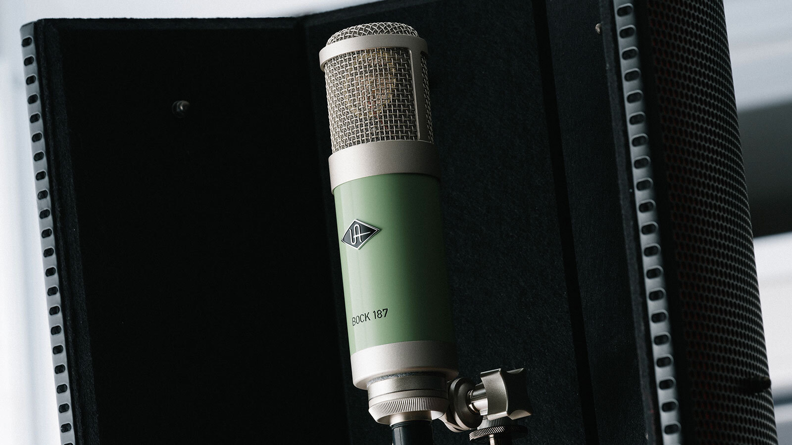 Universal Audio UA Bock 187 :「プロフェッショナルのための