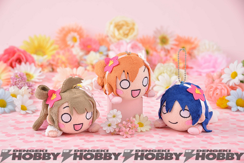 ラブライブ！』寝そべりキーチェーンマスコットに劇場版衣装の新