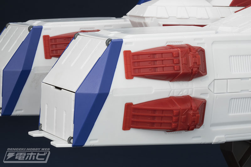 食玩「FW GUNDAM CONVERGE」最大、超ド級のサイズ感！連邦軍の新型戦艦