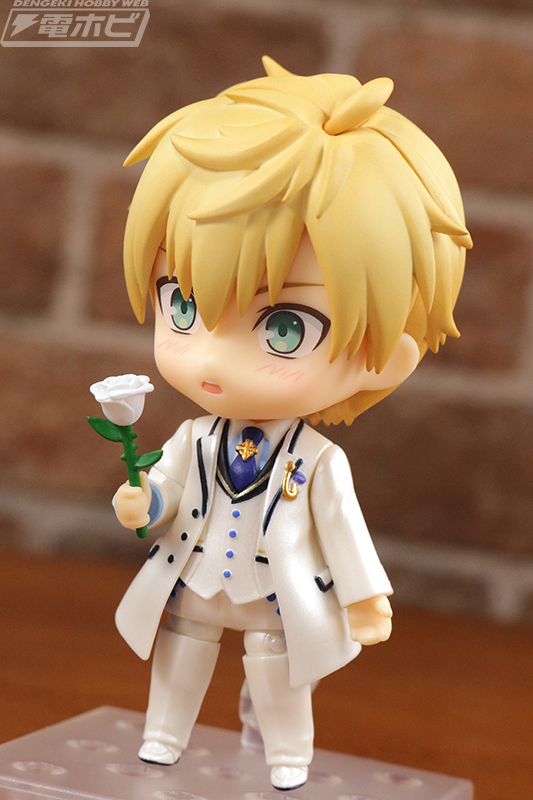 純白のタキシードに身を包んだ騎士王登場！ワンフェス記念ねんどろいど