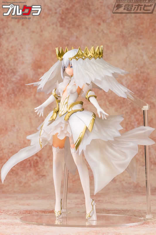 デート・ア・ライブ』鳶一折紙が透明感のある純白のドレスを身にまとっ