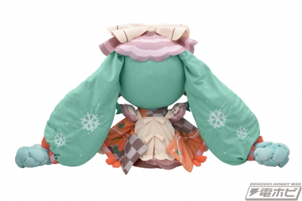 全長約50センチ！三月八日氏がデザインを手がけた「雪ミク2024 ふわ