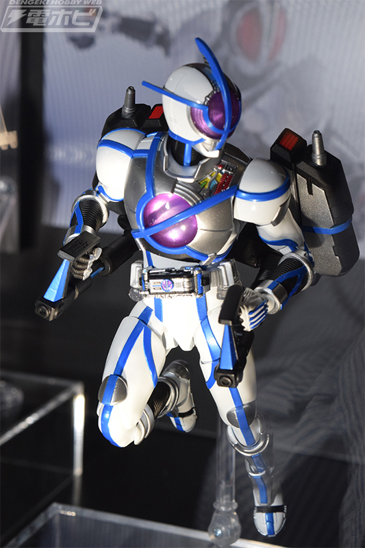 仮面ライダー555』真骨彫製法 仮面ライダーサイガや『仮面ライダーガヴ