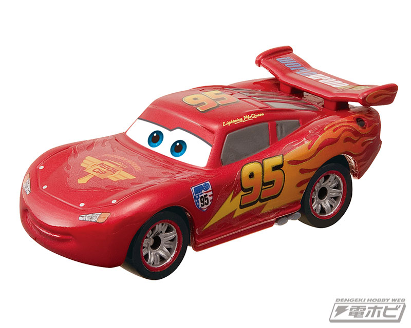 映画『カーズ2』の名シーンから3種の「カーズ トミカ」が発売
