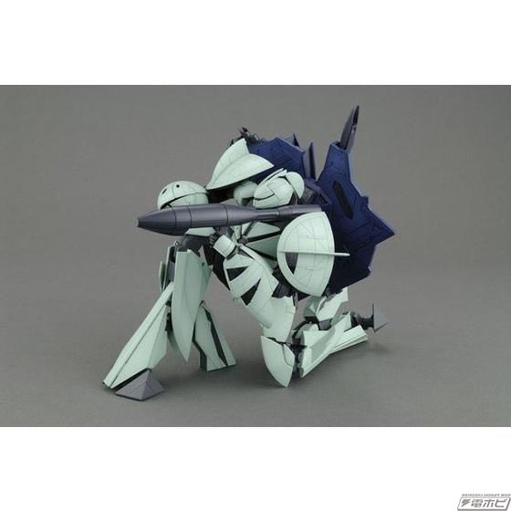∀ガンダム』のガンプラ「MG ターンエーガンダム」と「MG ターンX」の