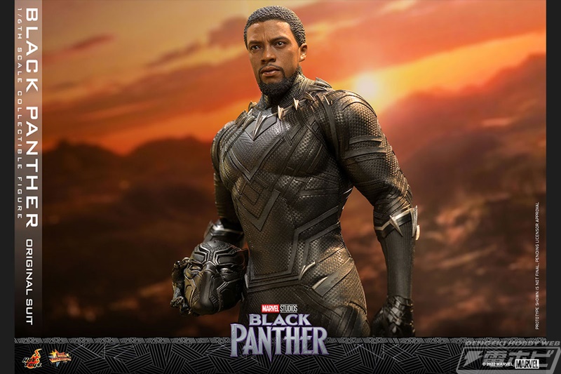 しなやかで筋肉質な肉体を再現！オリジナル・スーツを着たチャド